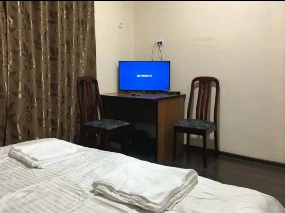 ADI hotel Bisjkek Buitenkant foto