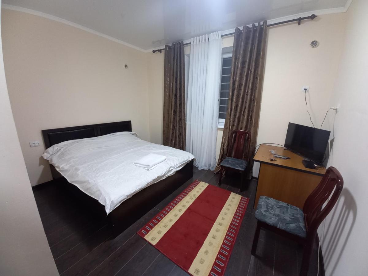 ADI hotel Bisjkek Buitenkant foto